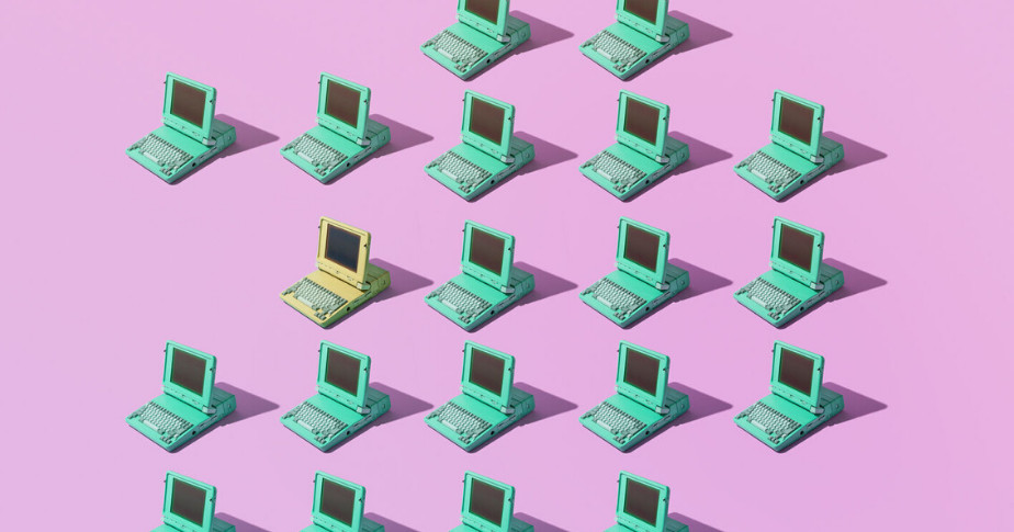 How to start an online store with minimal cash.